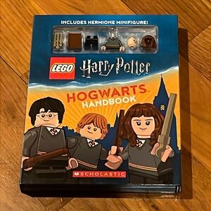 NWT Lego Harry Potter Hogwarts Handbook includes Hermione minifigure